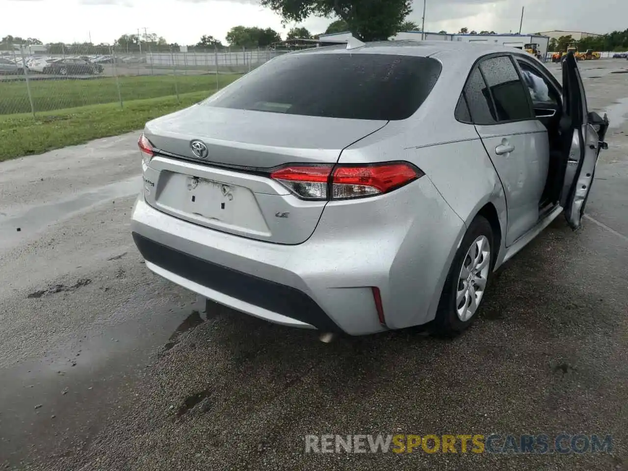 4 Photograph of a damaged car JTDEPMAE2MJ144104 TOYOTA COROLLA 2021