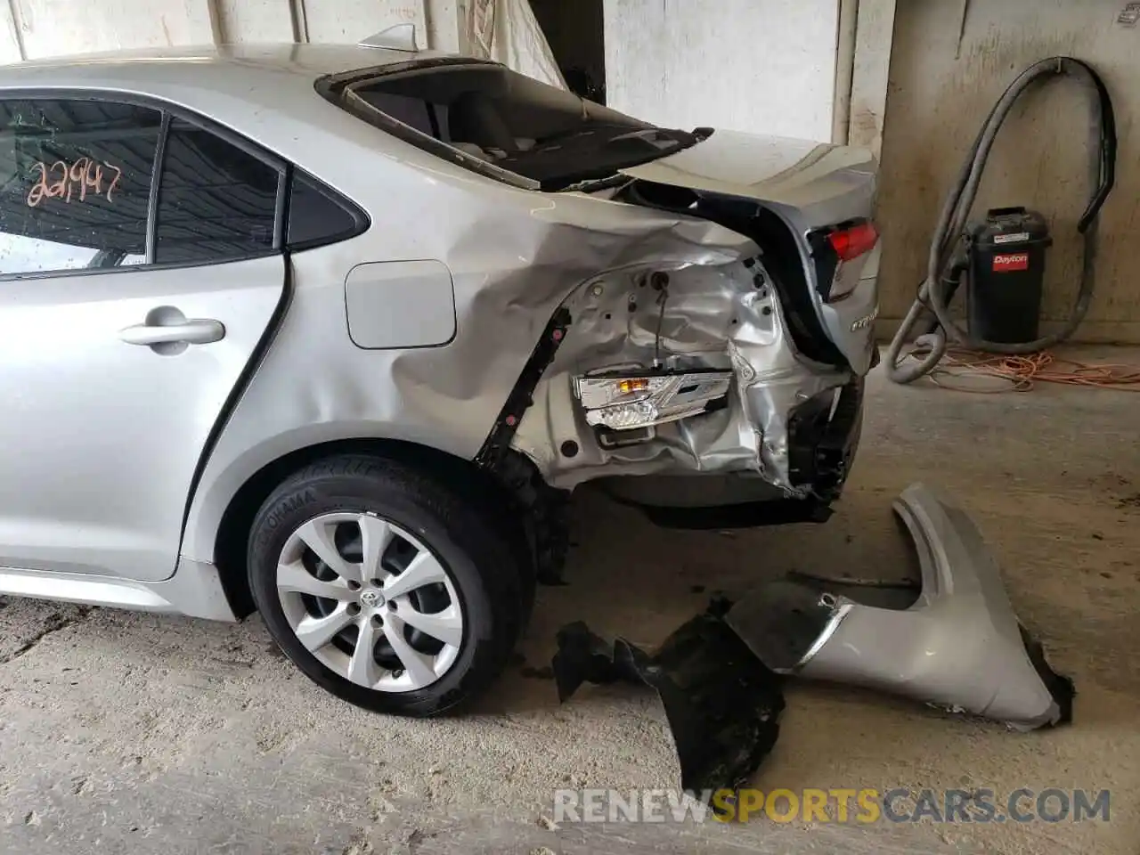 9 Photograph of a damaged car JTDEPMAE3MJ153667 TOYOTA COROLLA 2021