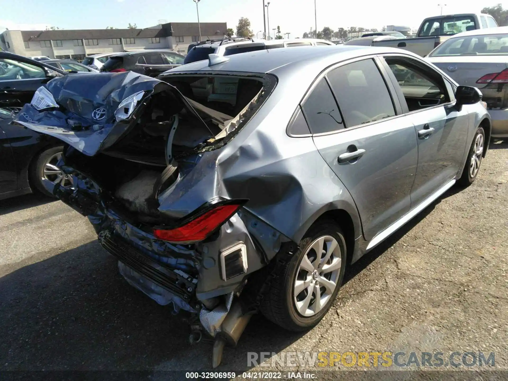 4 Photograph of a damaged car JTDEPMAE4MJ145108 TOYOTA COROLLA 2021