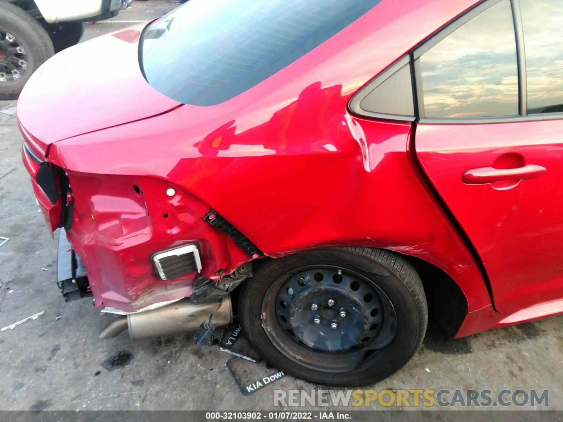 6 Photograph of a damaged car JTDEPMAE5MJ143898 TOYOTA COROLLA 2021