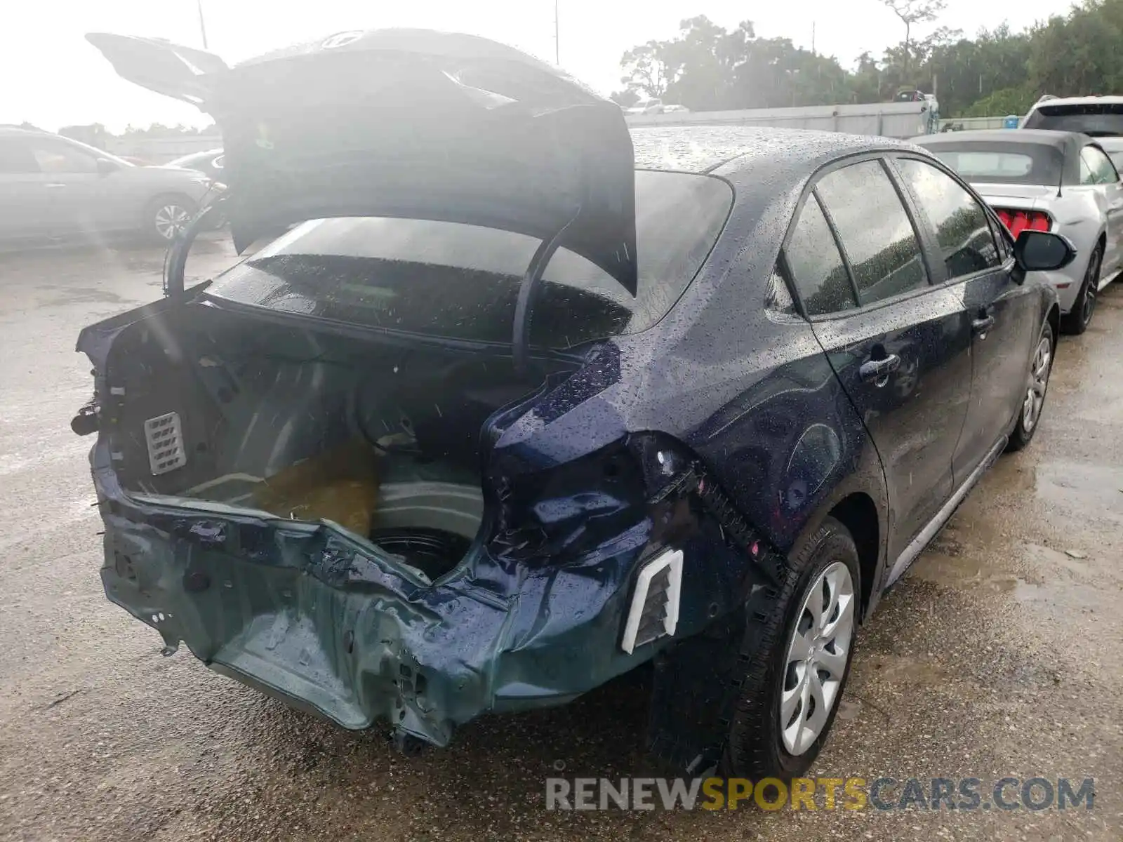 4 Photograph of a damaged car JTDEPMAE5MJ171877 TOYOTA COROLLA 2021