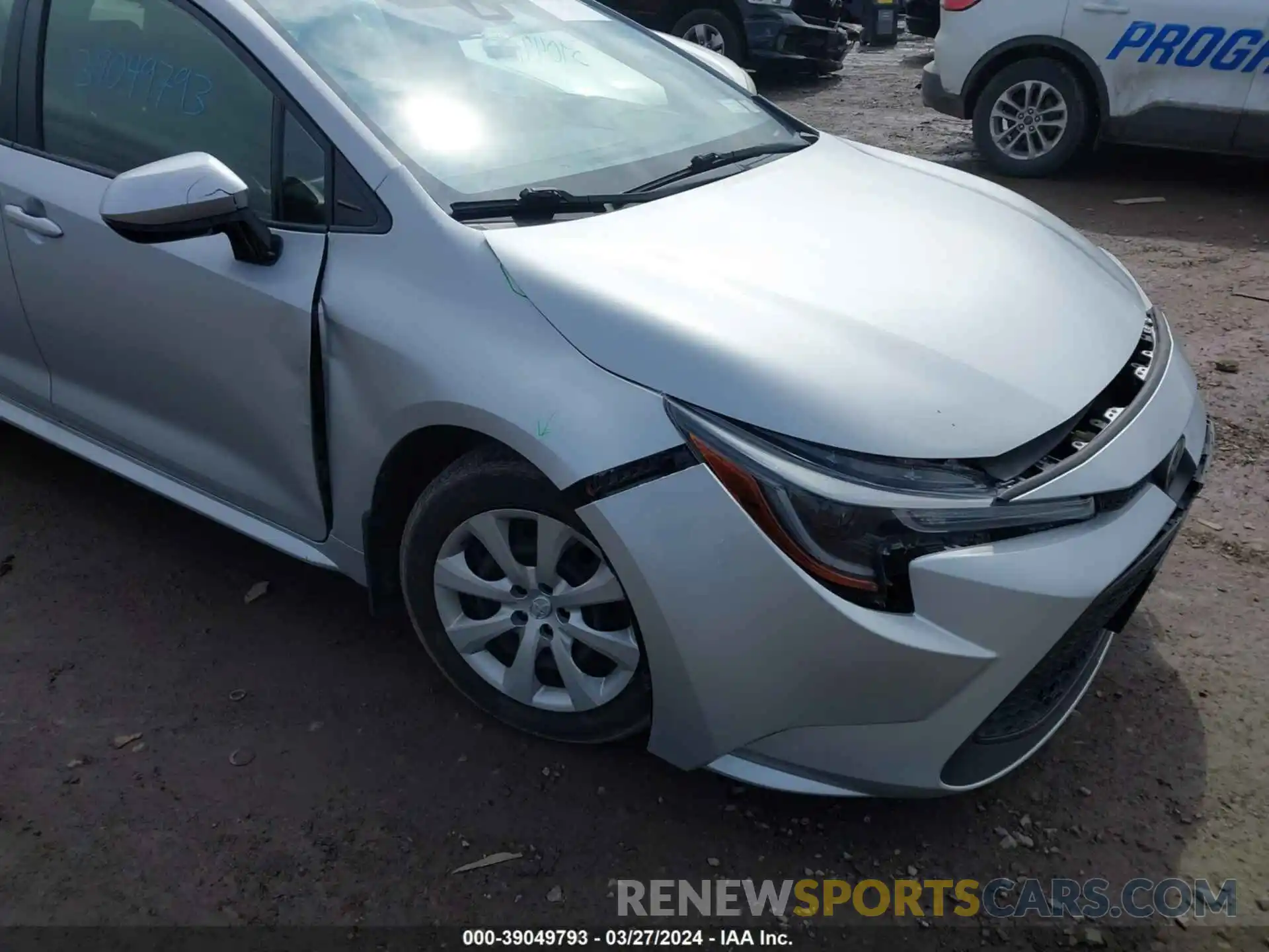 18 Photograph of a damaged car JTDEPMAE5MJ172561 TOYOTA COROLLA 2021