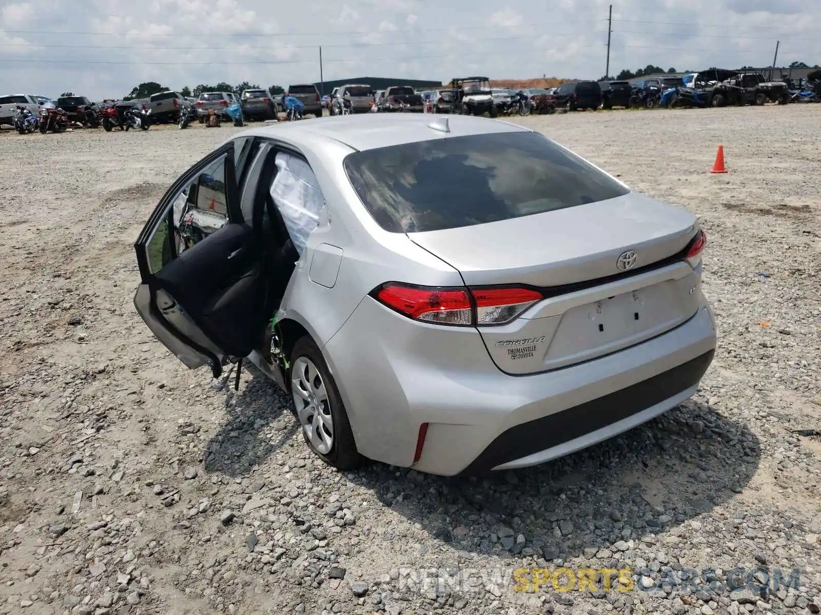 3 Photograph of a damaged car JTDEPMAE5MJ176576 TOYOTA COROLLA 2021