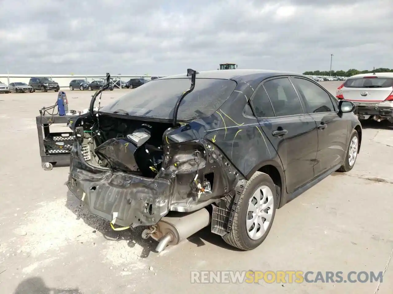 4 Photograph of a damaged car JTDEPMAE5MJ190123 TOYOTA COROLLA 2021