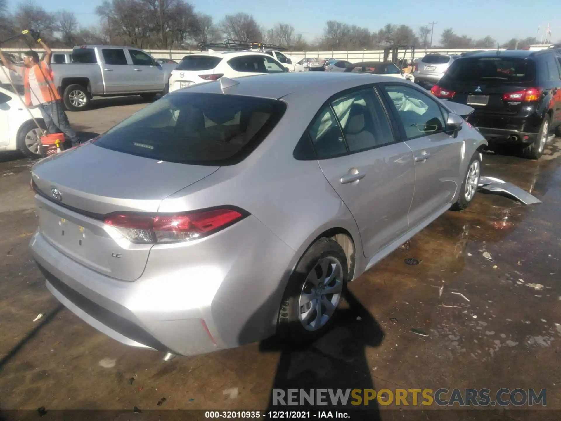 4 Photograph of a damaged car JTDEPMAE6MJ158913 TOYOTA COROLLA 2021