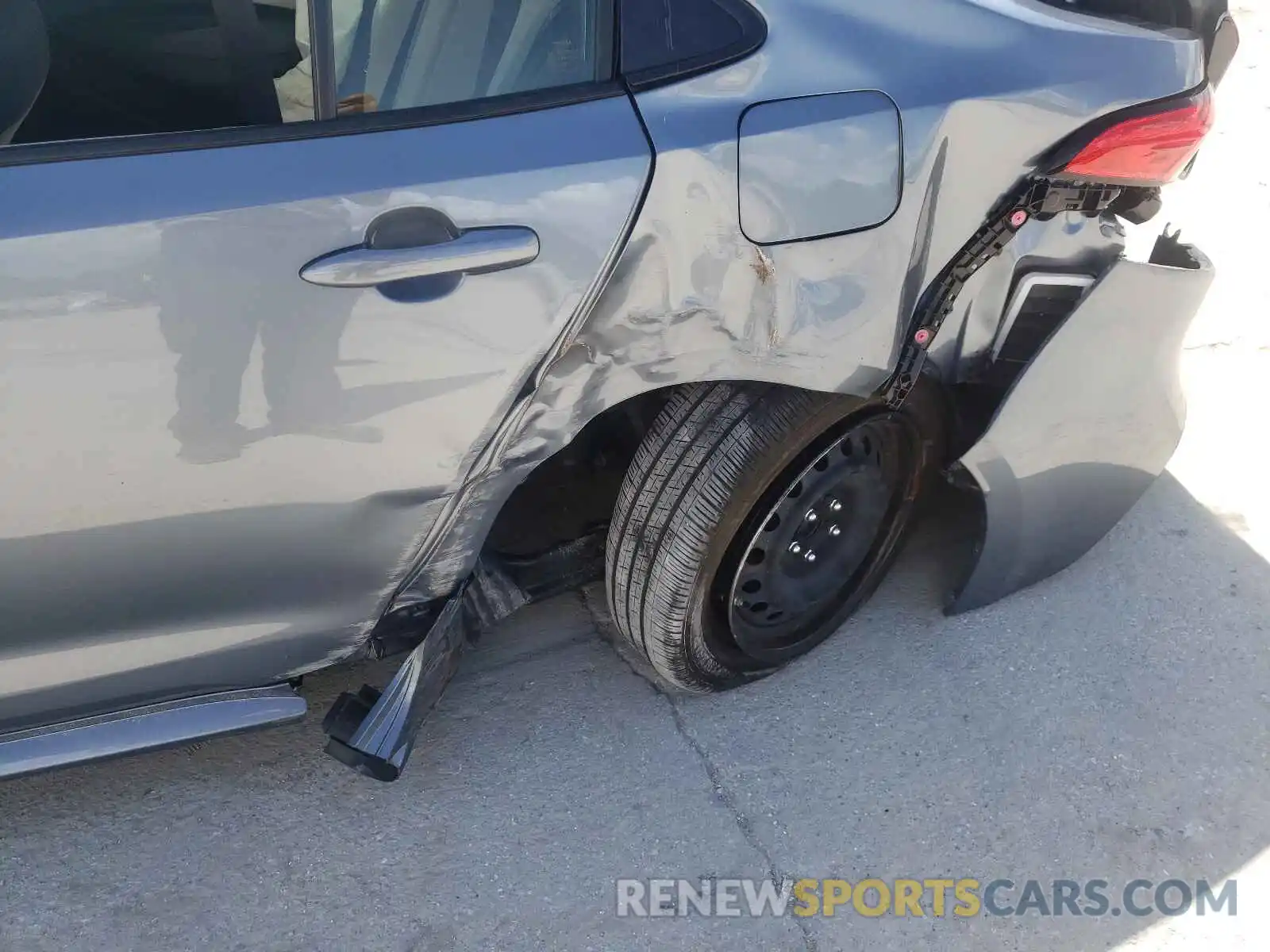 9 Photograph of a damaged car JTDEPMAE7MJ135625 TOYOTA COROLLA 2021