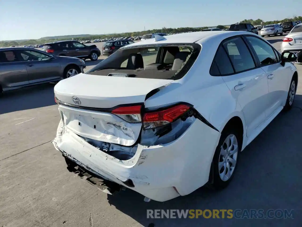 4 Photograph of a damaged car JTDEPMAE8MJ121944 TOYOTA COROLLA 2021