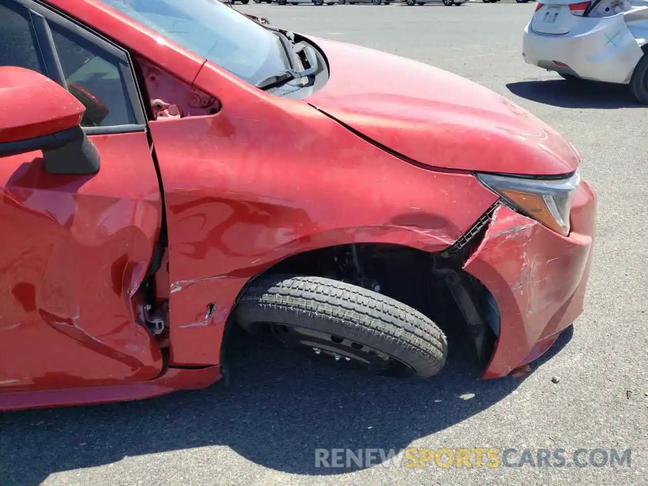 9 Photograph of a damaged car JTDEPMAE8MJ135004 TOYOTA COROLLA 2021