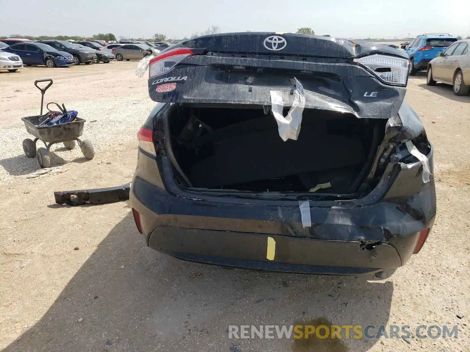 9 Photograph of a damaged car JTDEPMAE8MJ167063 TOYOTA COROLLA 2021