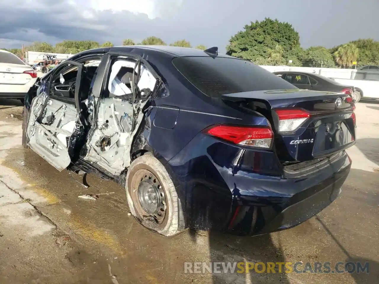 3 Photograph of a damaged car JTDEPMAE8MJ171436 TOYOTA COROLLA 2021