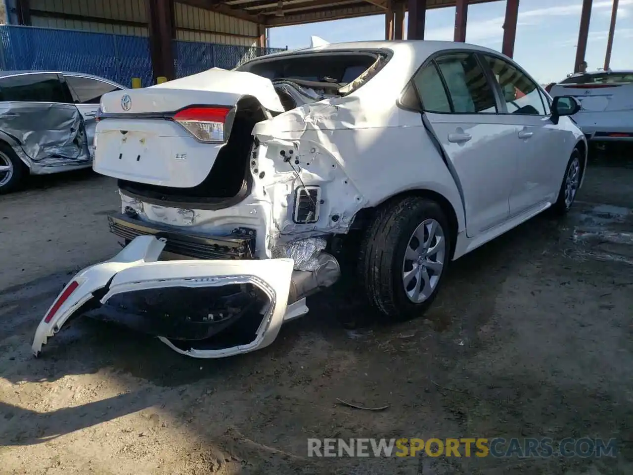 4 Photograph of a damaged car JTDEPMAE8MJ182548 TOYOTA COROLLA 2021