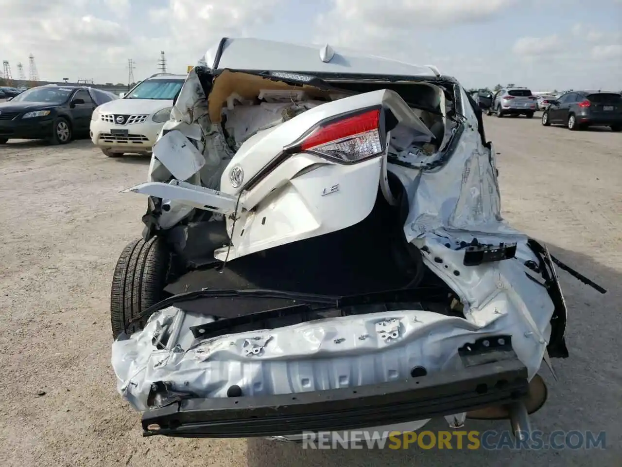 9 Photograph of a damaged car JTDEPMAE9MJ155102 TOYOTA COROLLA 2021