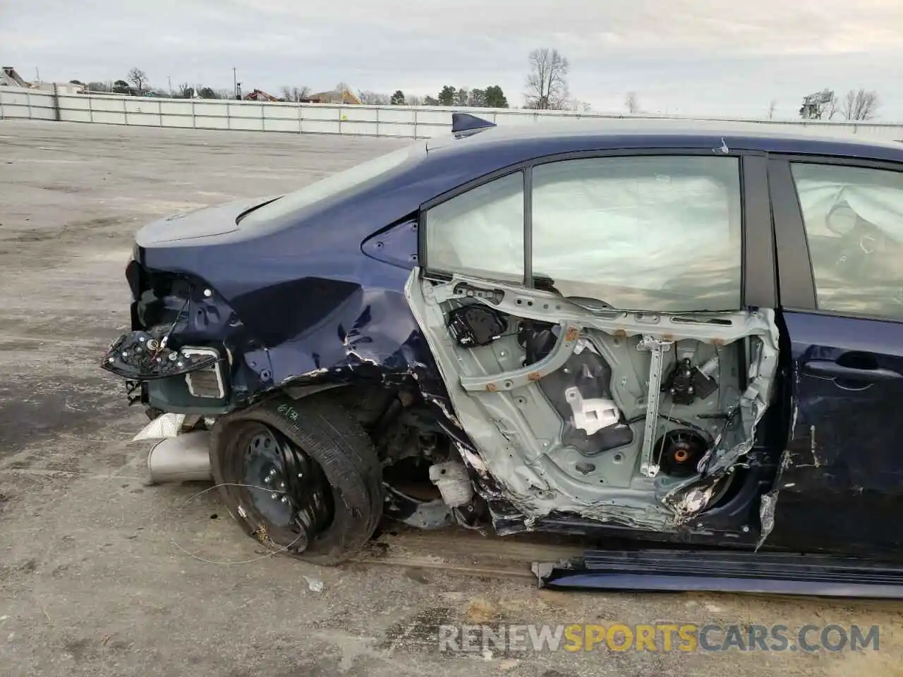 9 Photograph of a damaged car JTDEPMAEXMJ172605 TOYOTA COROLLA 2021