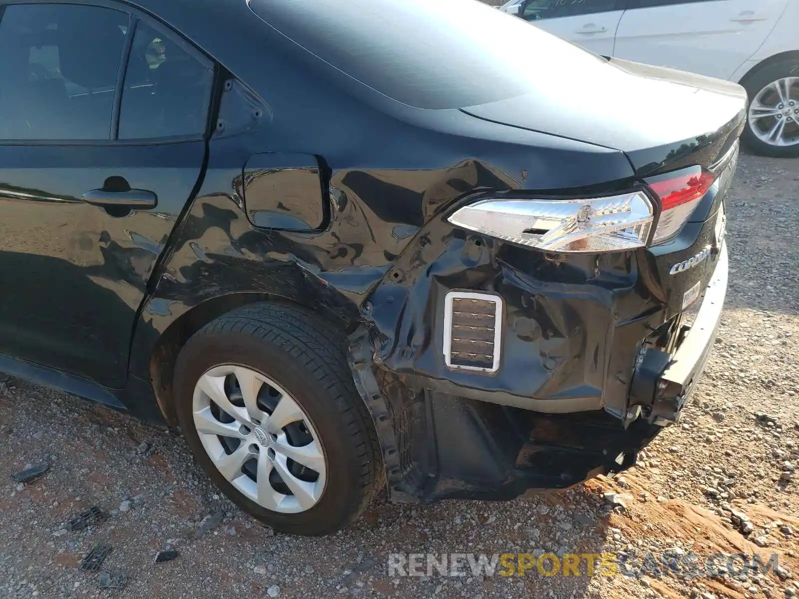 9 Photograph of a damaged car JTDEPMAEXMJ184026 TOYOTA COROLLA 2021