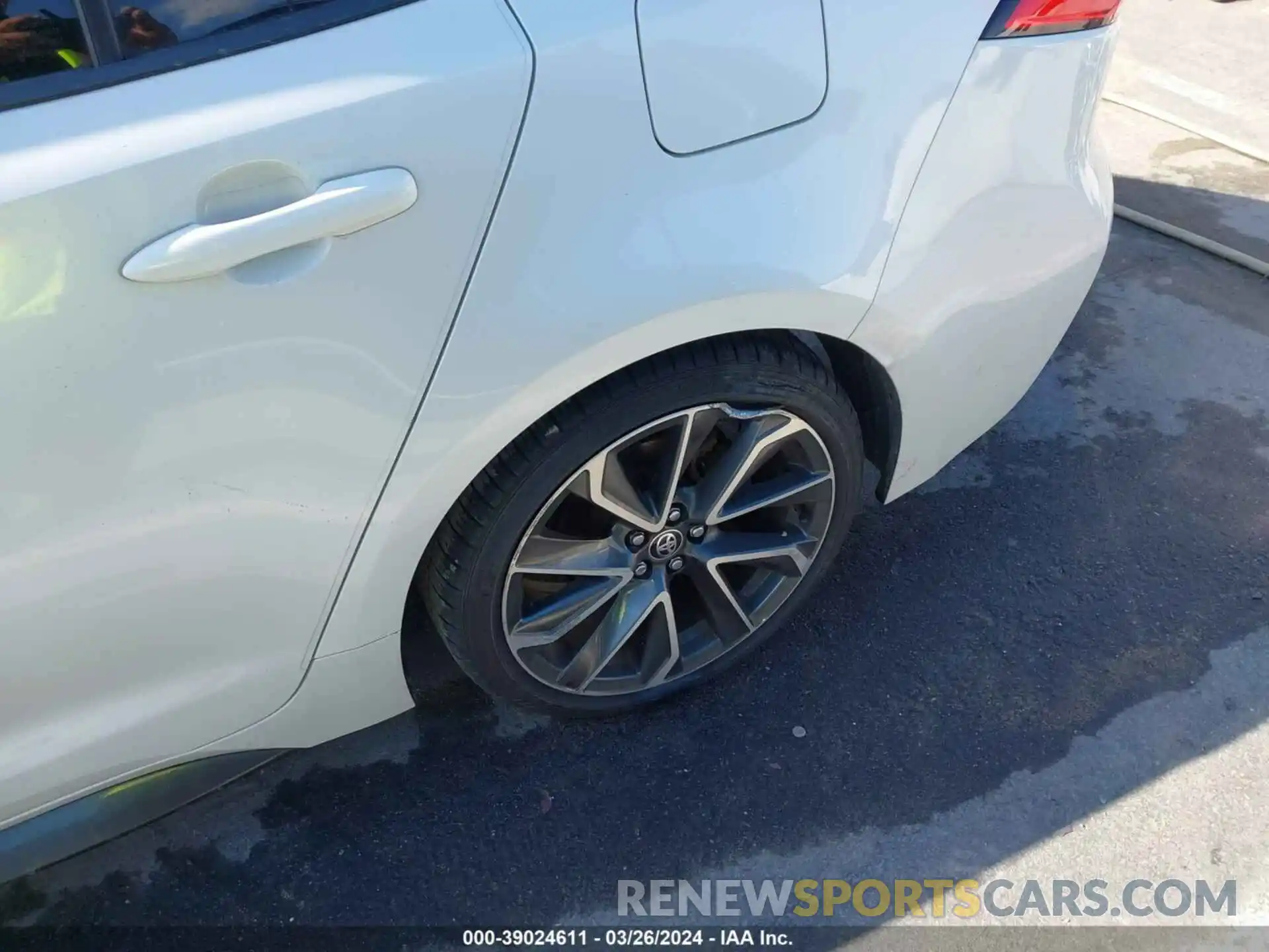 17 Photograph of a damaged car JTDS4MCE1MJ069372 TOYOTA COROLLA 2021