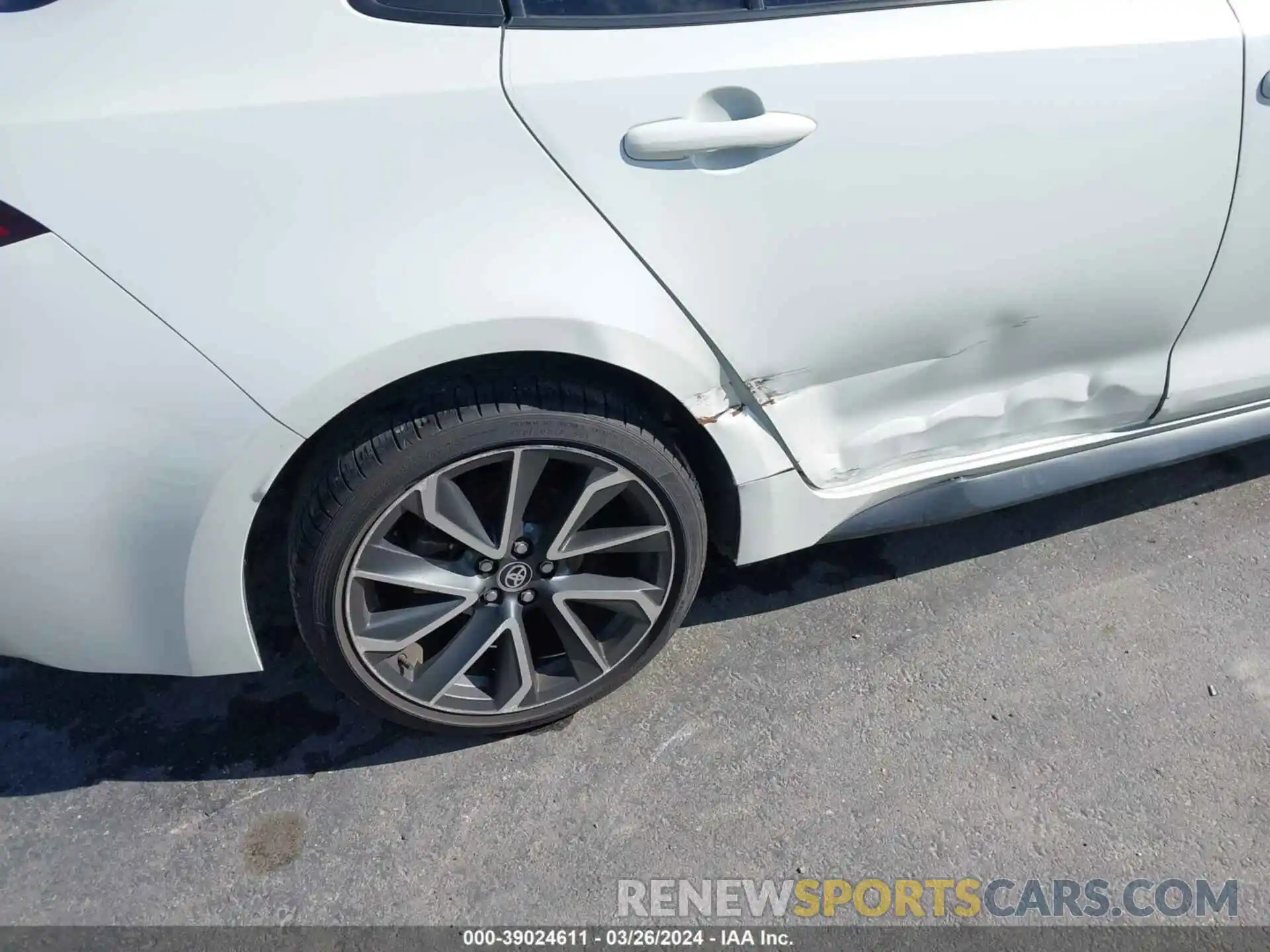 18 Photograph of a damaged car JTDS4MCE1MJ069372 TOYOTA COROLLA 2021