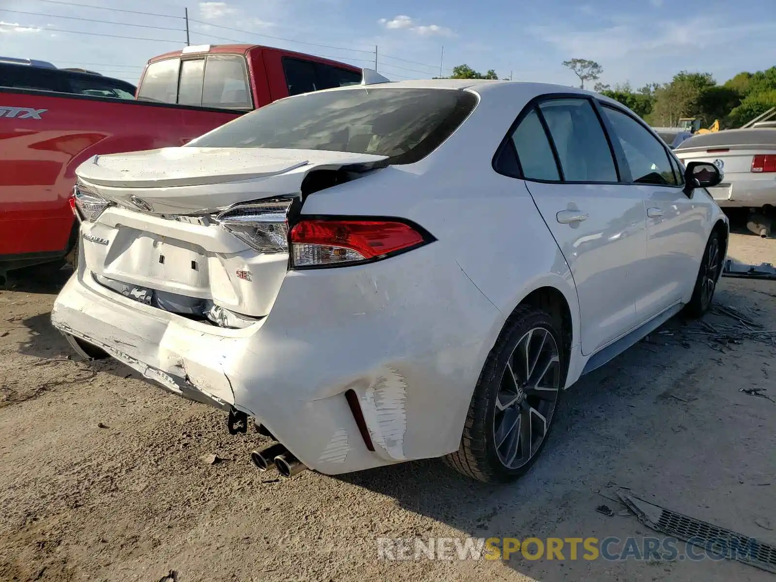 4 Photograph of a damaged car JTDS4MCE3MJ070491 TOYOTA COROLLA 2021