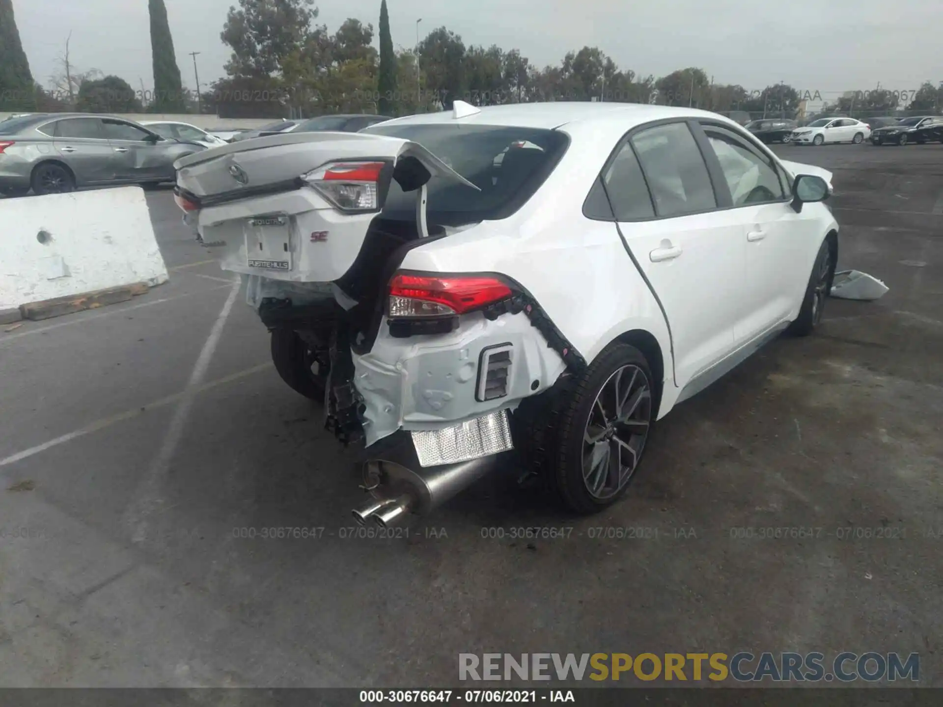 4 Photograph of a damaged car JTDS4MCE6MJ077189 TOYOTA COROLLA 2021