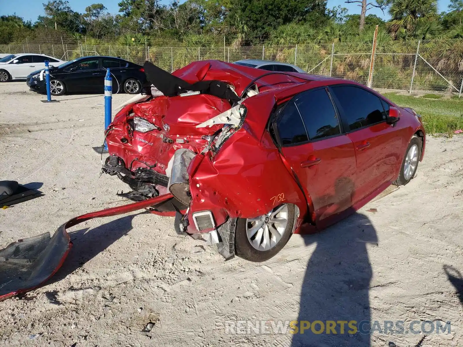 4 Photograph of a damaged car JTDVPMAE0MJ121954 TOYOTA COROLLA 2021