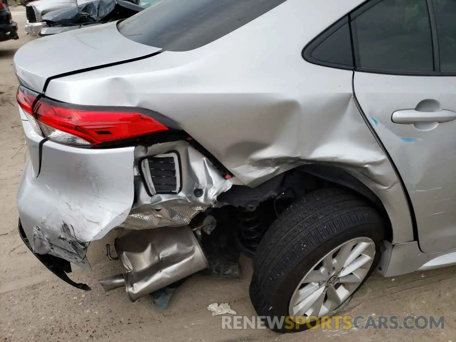 9 Photograph of a damaged car JTDVPMAE0MJ122263 TOYOTA COROLLA 2021