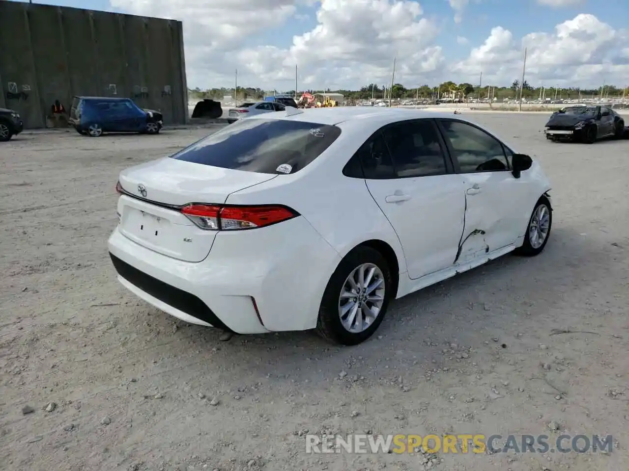 4 Photograph of a damaged car JTDVPMAE0MJ161080 TOYOTA COROLLA 2021