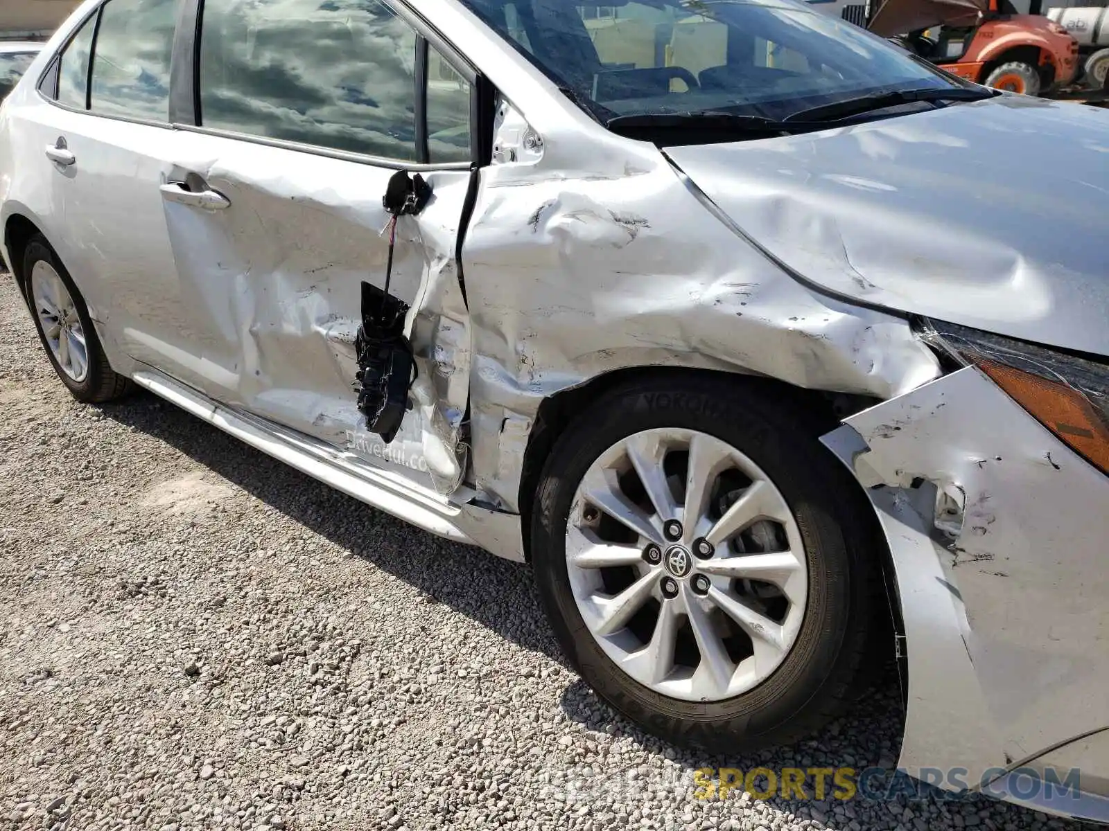 9 Photograph of a damaged car JTDVPMAE0MJ163119 TOYOTA COROLLA 2021