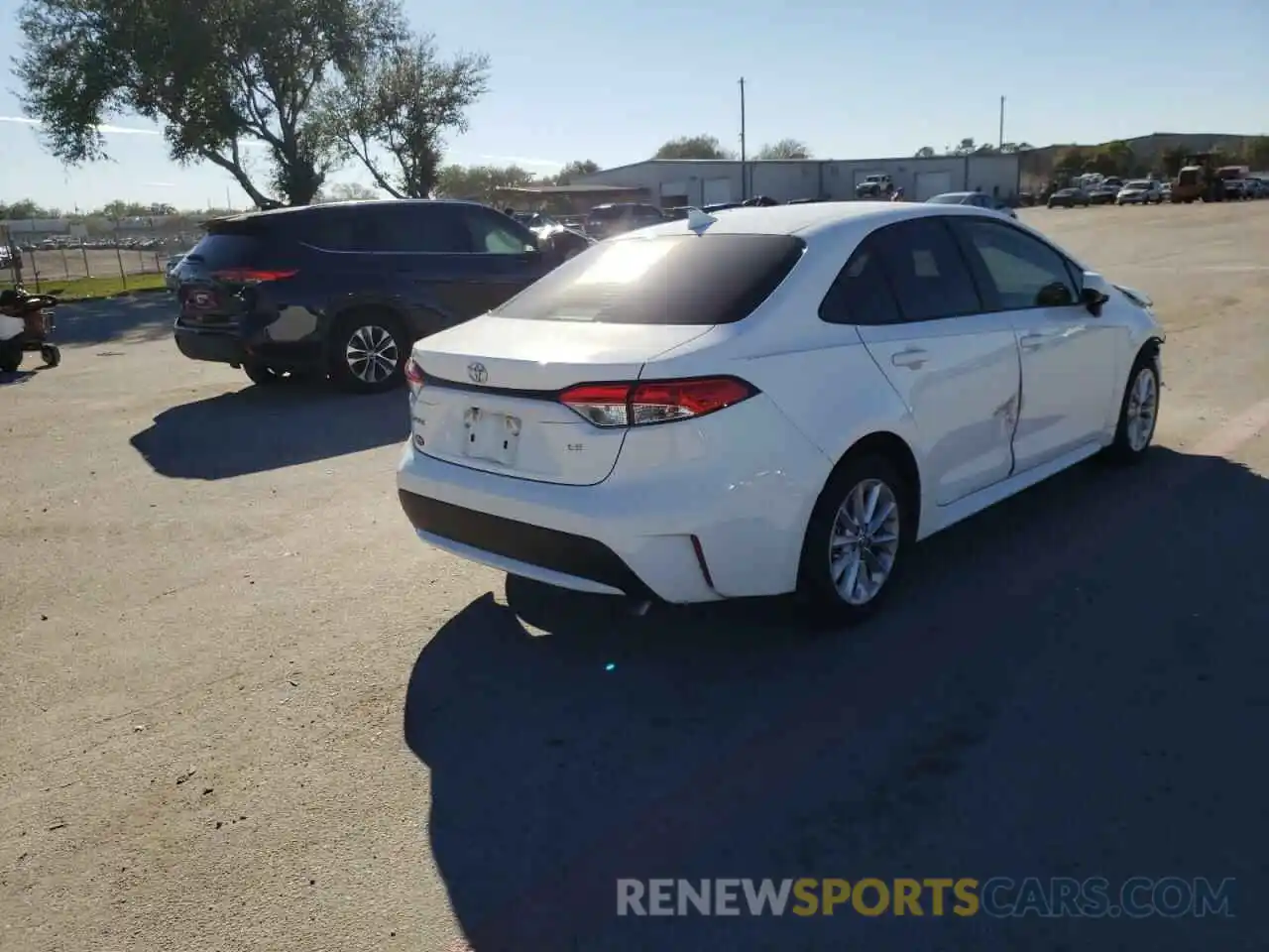 4 Photograph of a damaged car JTDVPMAE0MJ167638 TOYOTA COROLLA 2021