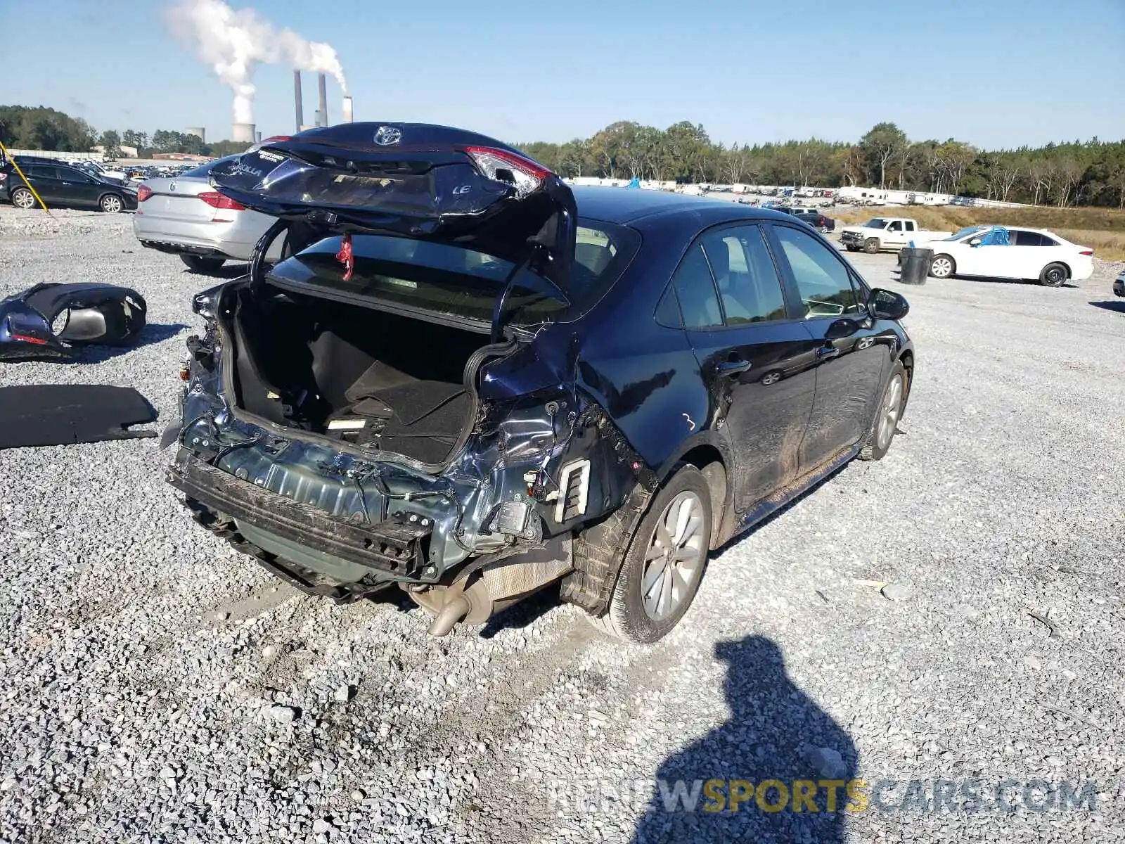 4 Photograph of a damaged car JTDVPMAE4MJ131001 TOYOTA COROLLA 2021