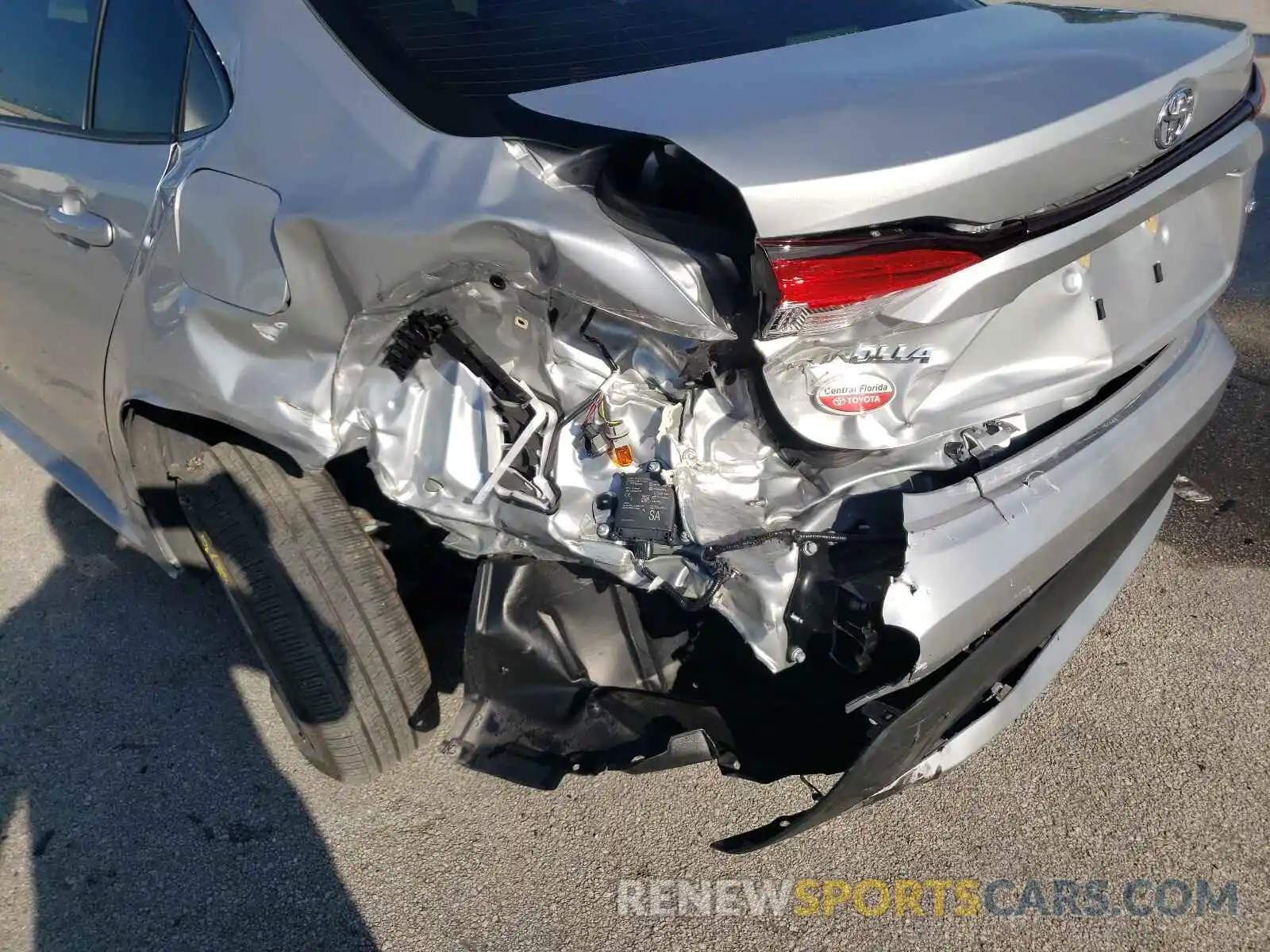 9 Photograph of a damaged car JTDVPMAE6MJ130206 TOYOTA COROLLA 2021