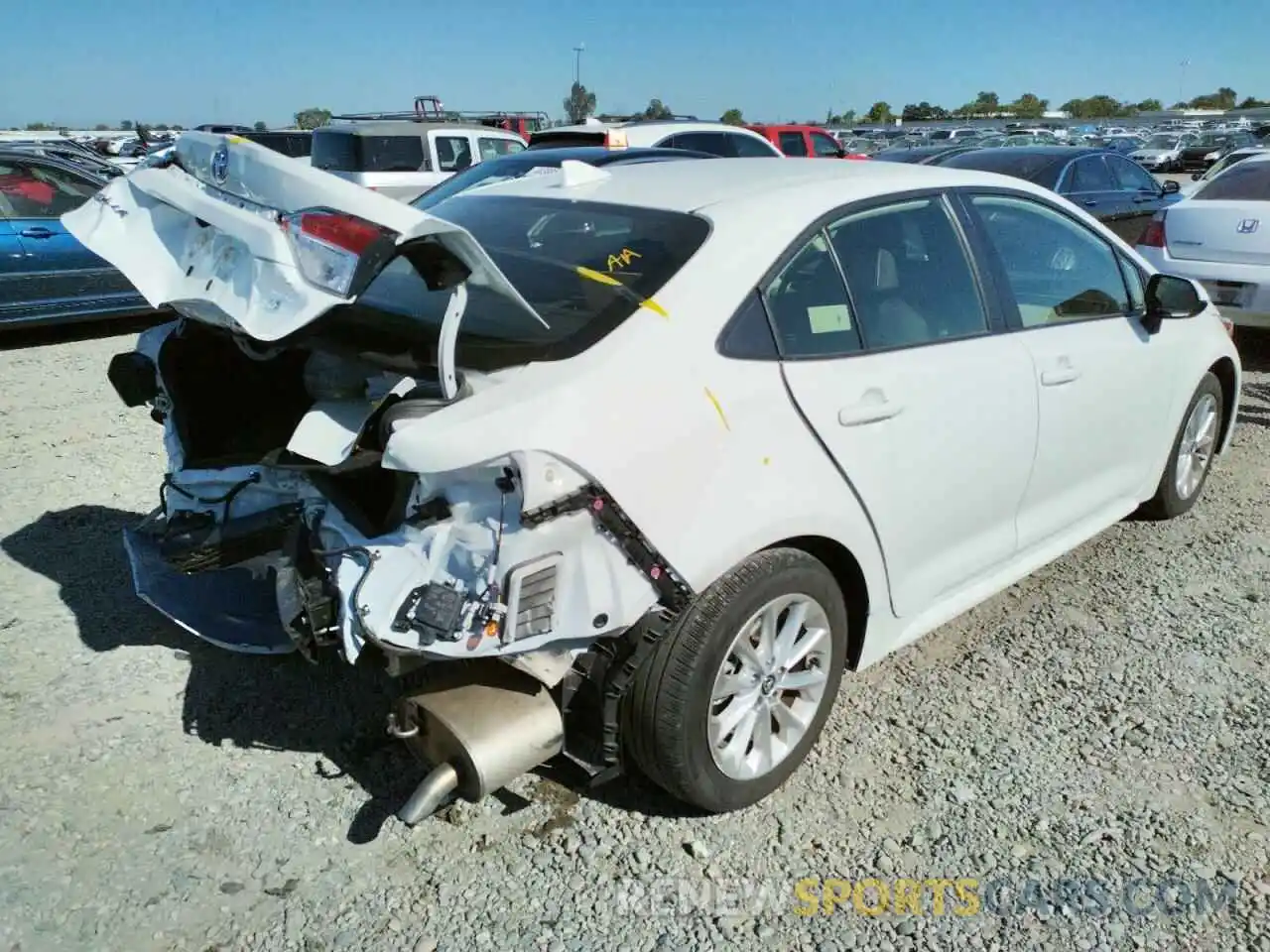 4 Photograph of a damaged car JTDVPMAE6MJ132117 TOYOTA COROLLA 2021