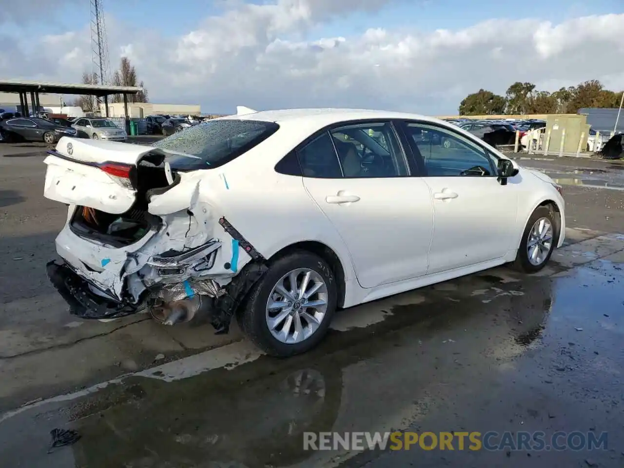 3 Photograph of a damaged car JTDVPMAE8MJ135150 TOYOTA COROLLA 2021