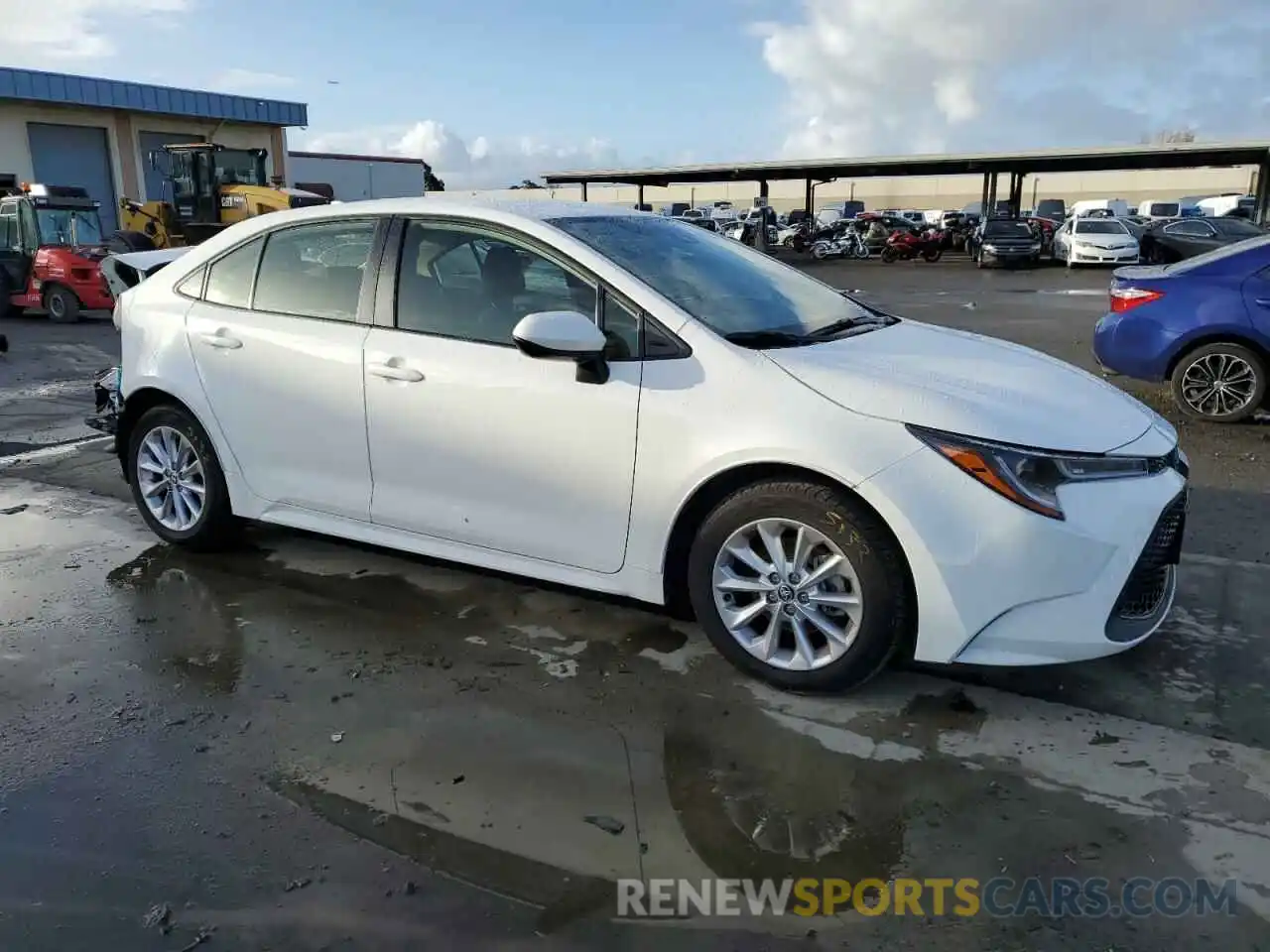 4 Photograph of a damaged car JTDVPMAE8MJ135150 TOYOTA COROLLA 2021