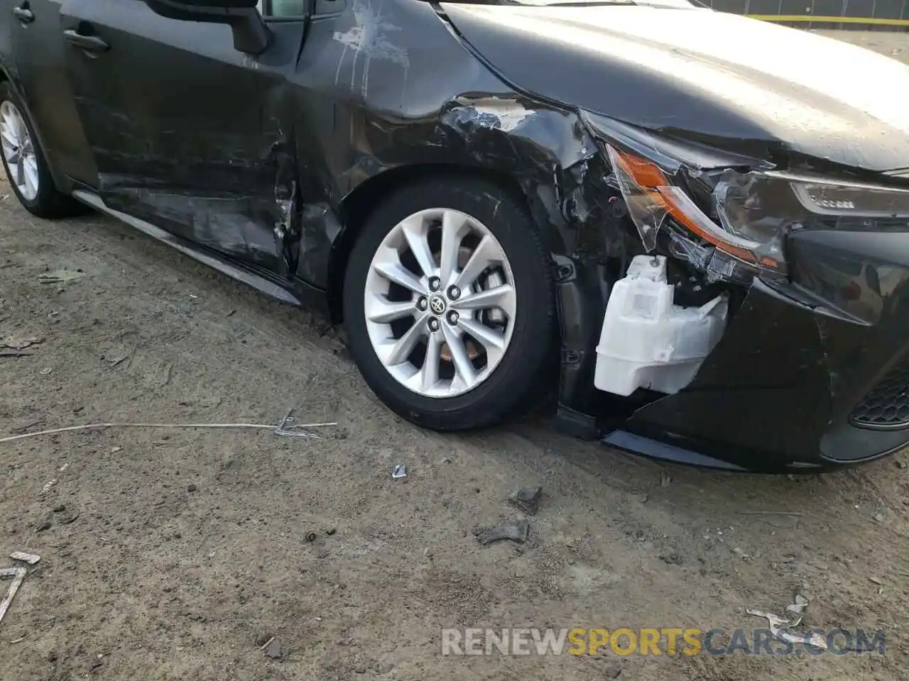 9 Photograph of a damaged car JTDVPMAE8MJ136122 TOYOTA COROLLA 2021