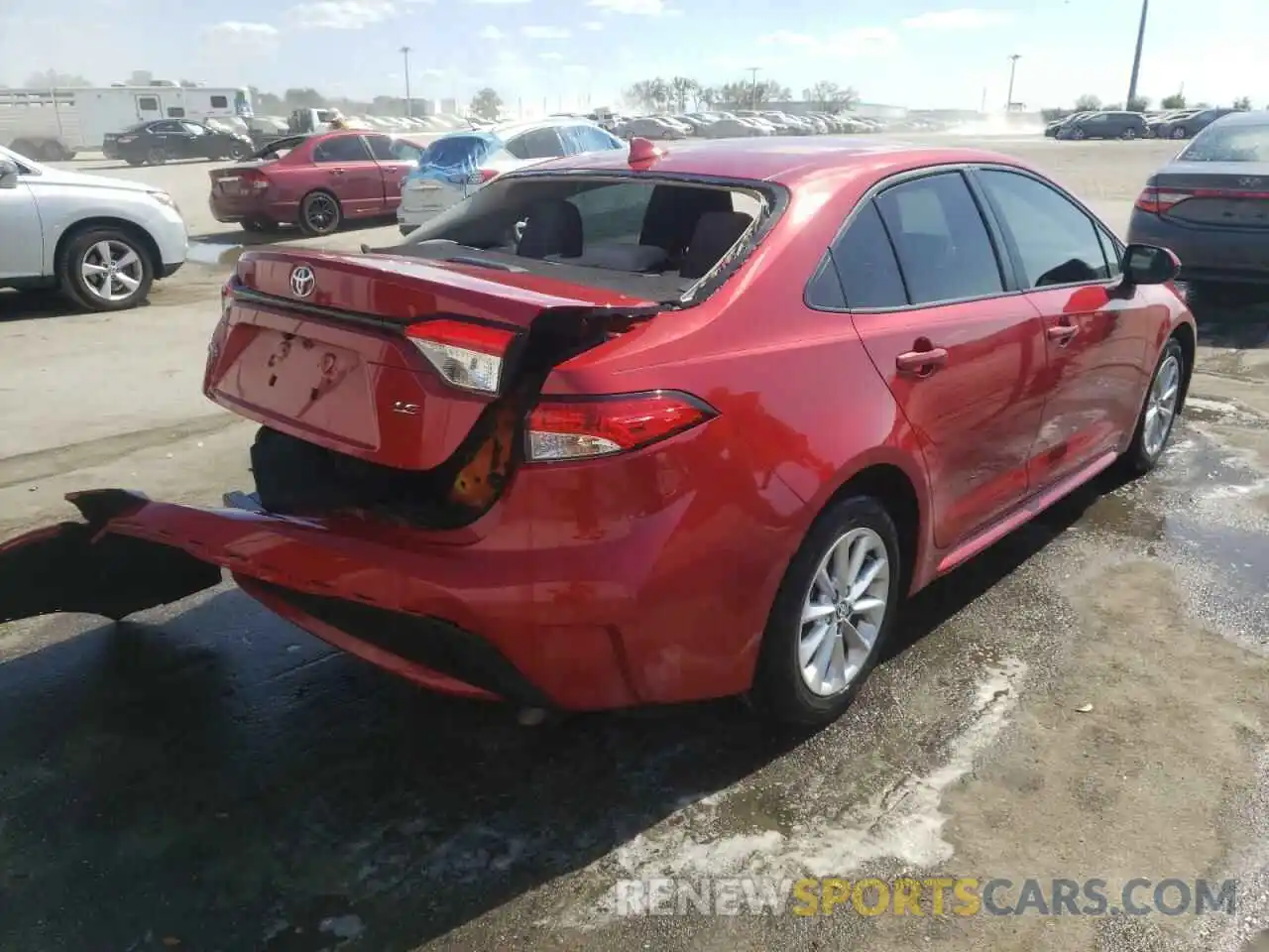 4 Photograph of a damaged car JTDVPMAE8MJ147203 TOYOTA COROLLA 2021