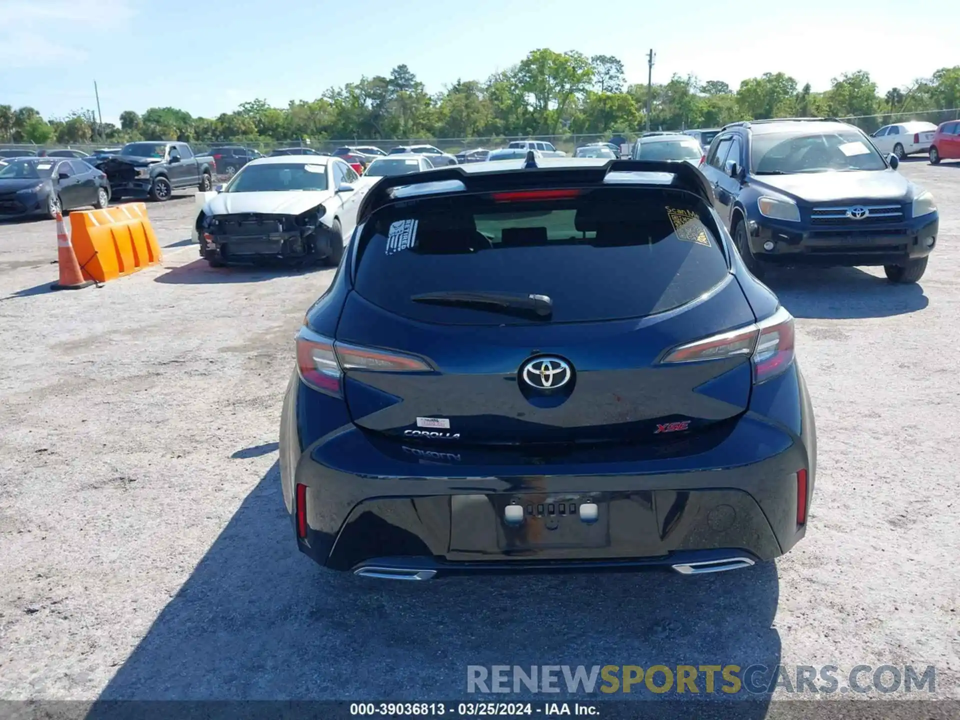 17 Photograph of a damaged car JTNA4MBE0M3146357 TOYOTA COROLLA 2021