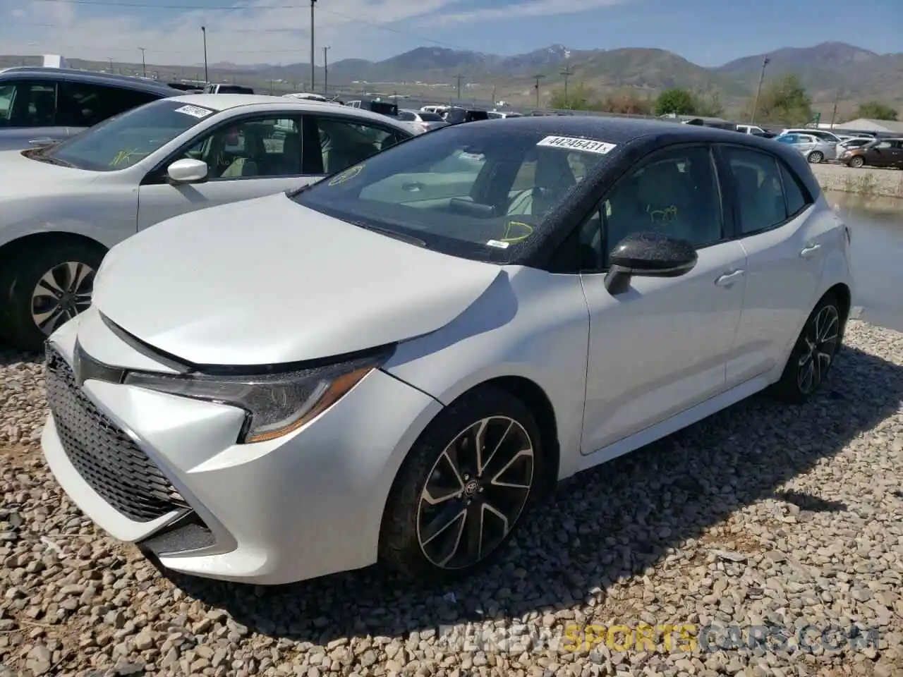 2 Photograph of a damaged car JTNA4MBE2M3107690 TOYOTA COROLLA 2021