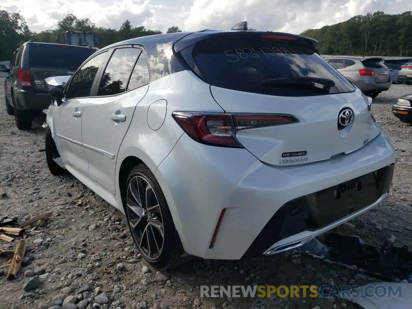 3 Photograph of a damaged car JTNA4MBE4M3141176 TOYOTA COROLLA 2021