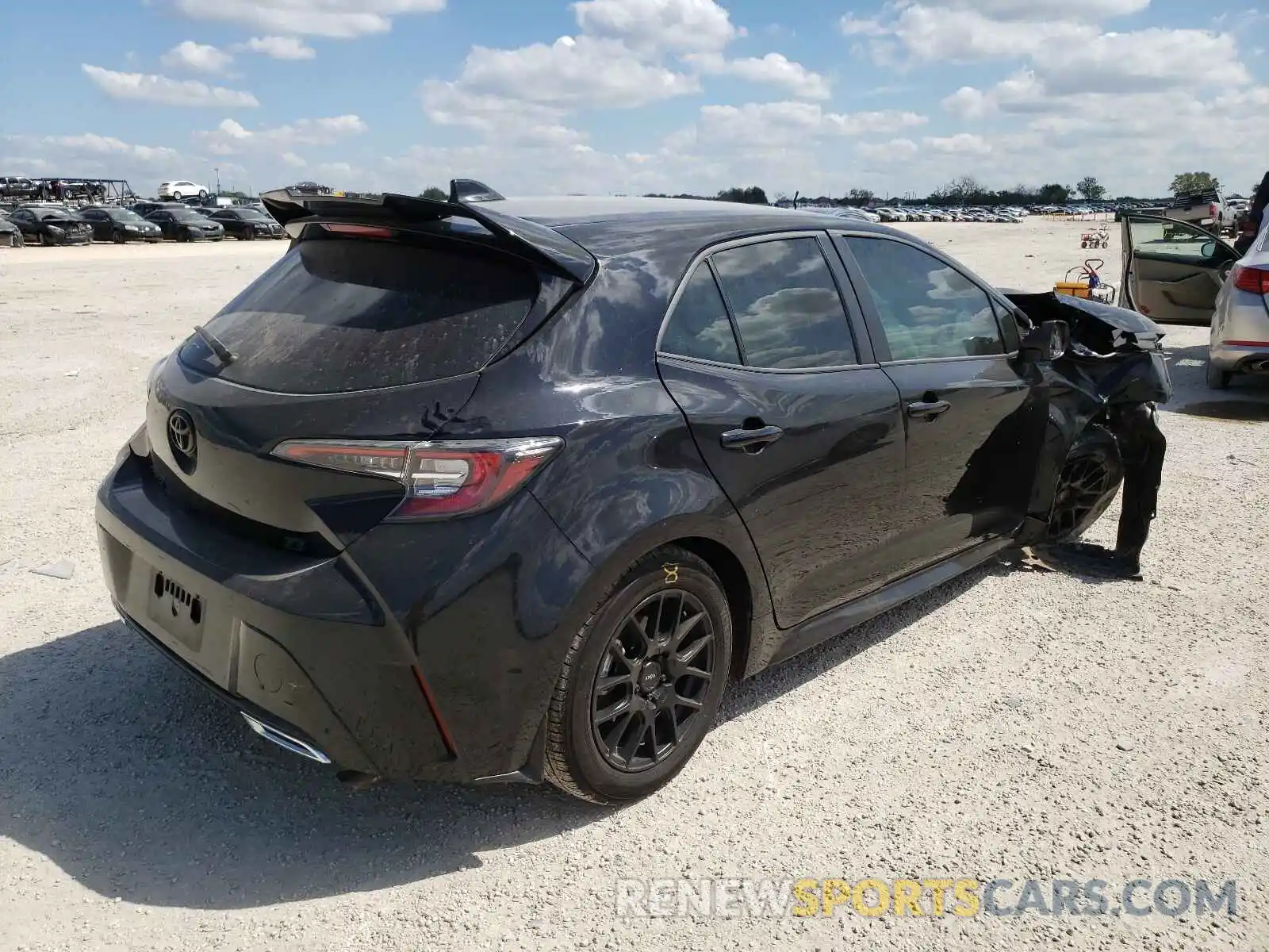 4 Photograph of a damaged car JTND4MBE1M3127605 TOYOTA COROLLA 2021