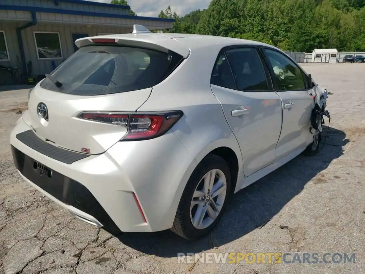 4 Photograph of a damaged car JTND4MBE3M3109980 TOYOTA COROLLA 2021