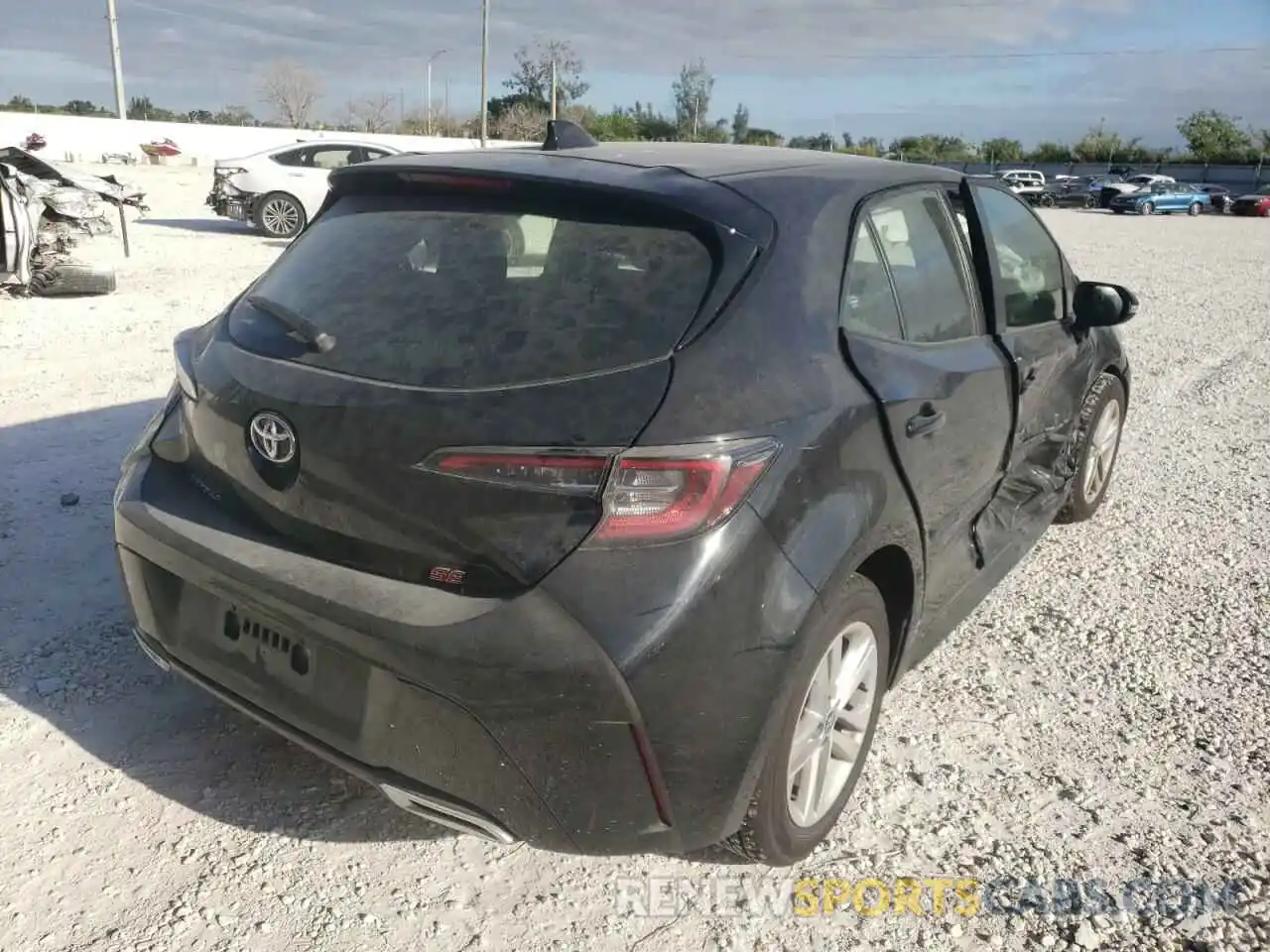 4 Photograph of a damaged car JTND4MBE3M3142929 TOYOTA COROLLA 2021