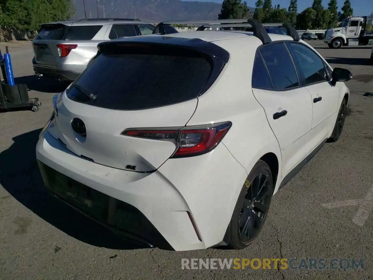 4 Photograph of a damaged car JTND4MBE4M3112984 TOYOTA COROLLA 2021