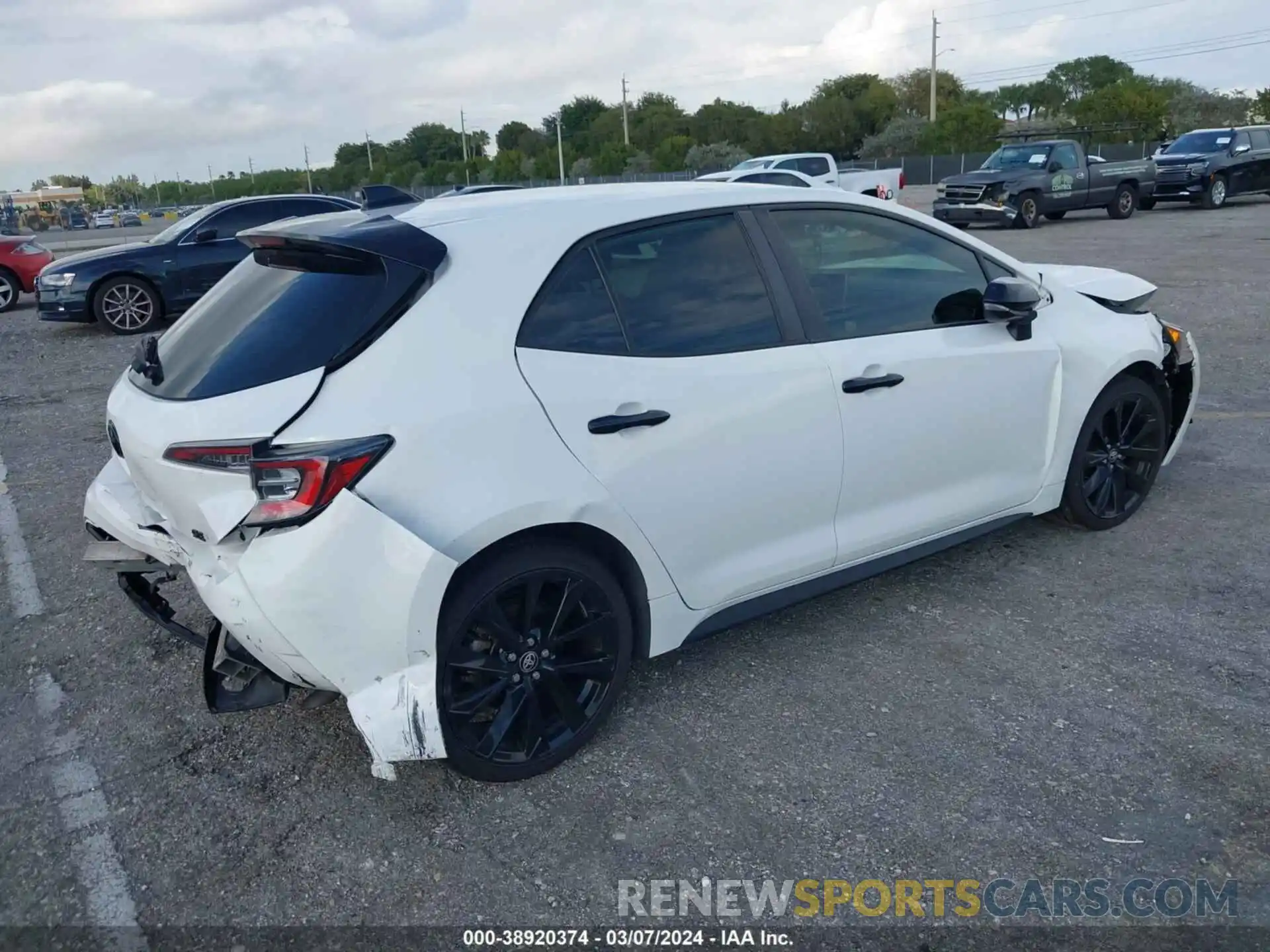 4 Photograph of a damaged car JTND4MBE4M3133432 TOYOTA COROLLA 2021