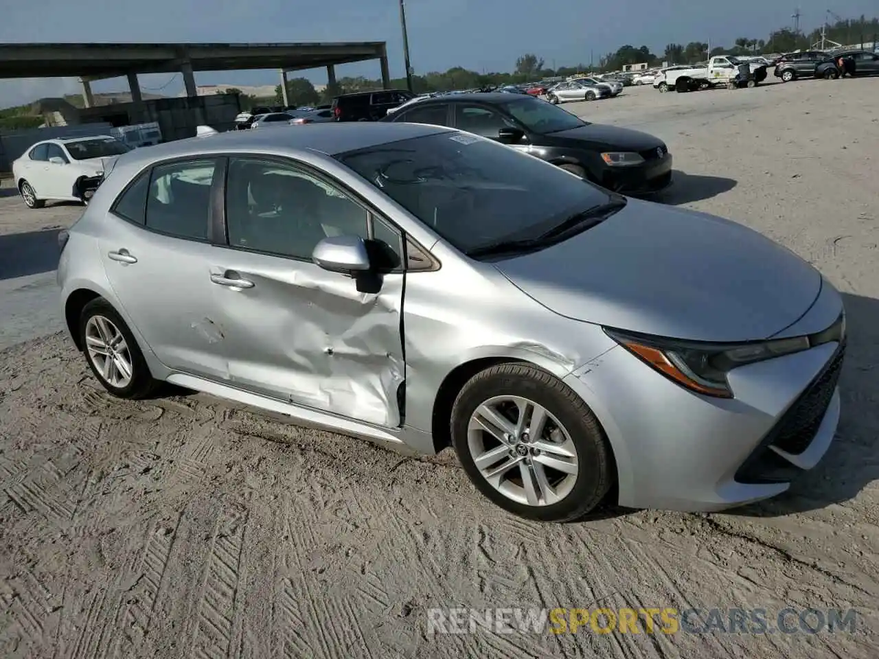 4 Photograph of a damaged car JTND4MBE6M3105017 TOYOTA COROLLA 2021