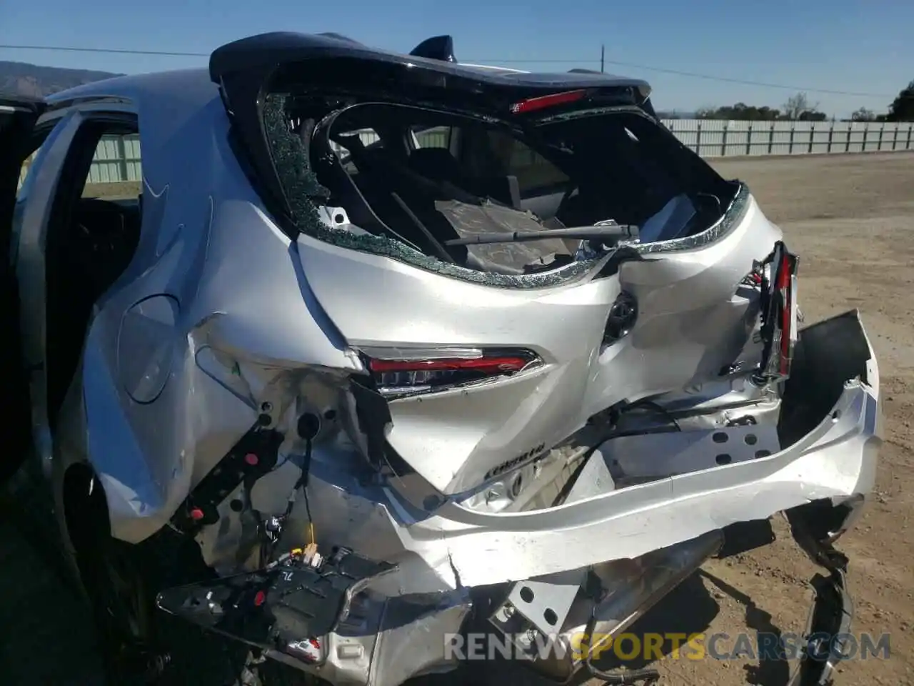 9 Photograph of a damaged car JTND4MBE6M3112016 TOYOTA COROLLA 2021