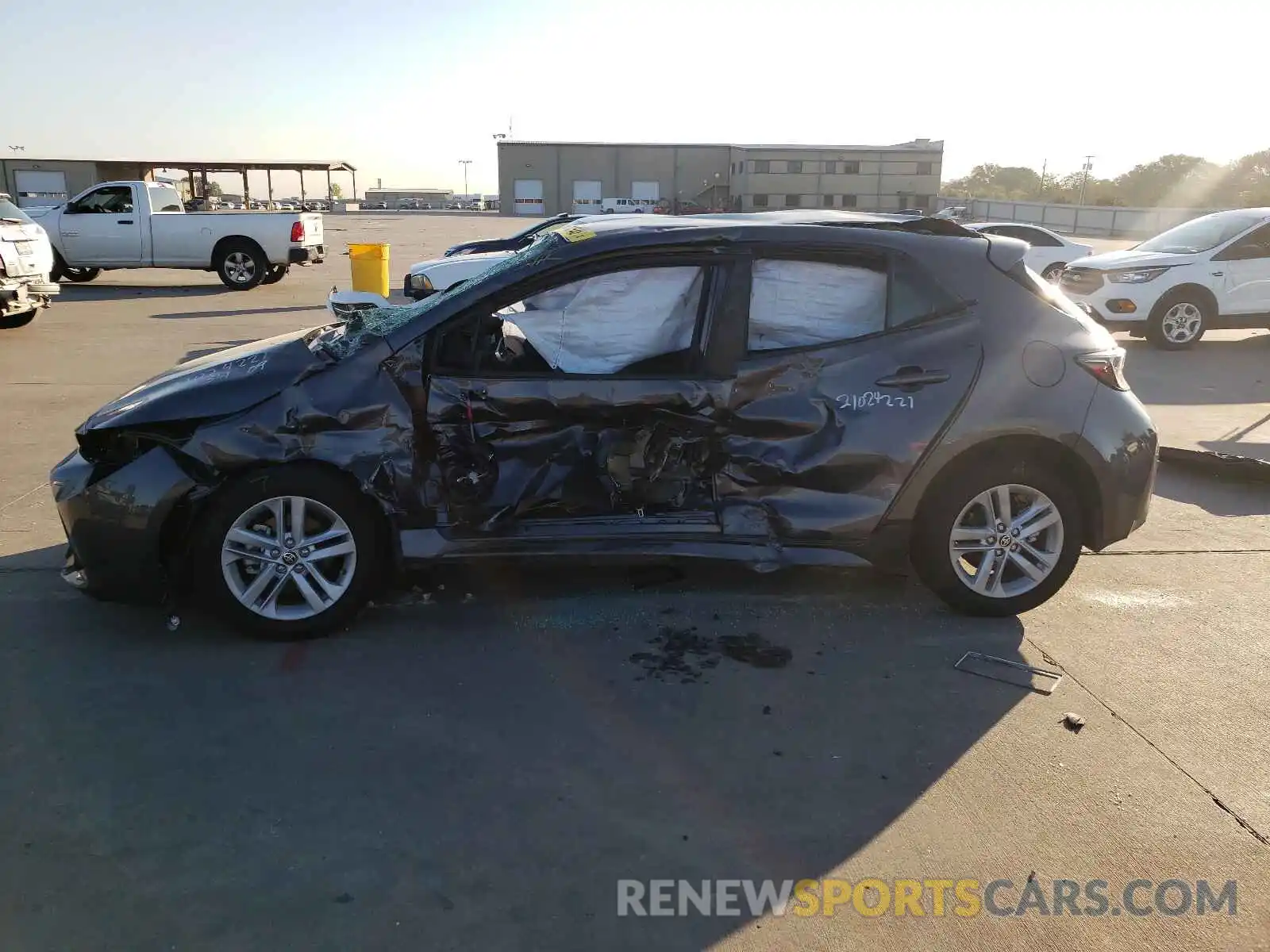 9 Photograph of a damaged car JTND4MBE7M3128516 TOYOTA COROLLA 2021