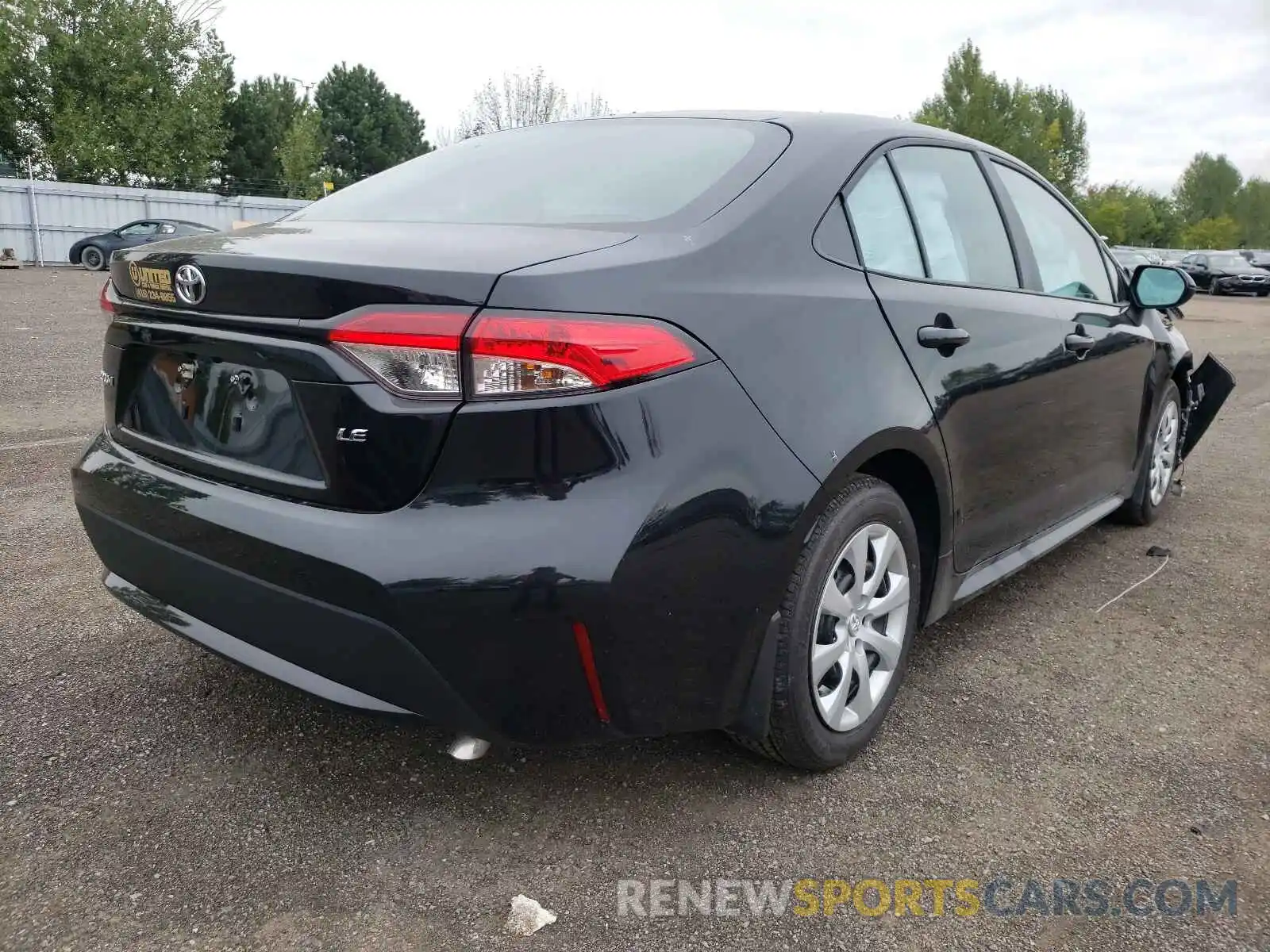 4 Photograph of a damaged car 5YFBPMBE6NP275485 TOYOTA COROLLA 2022