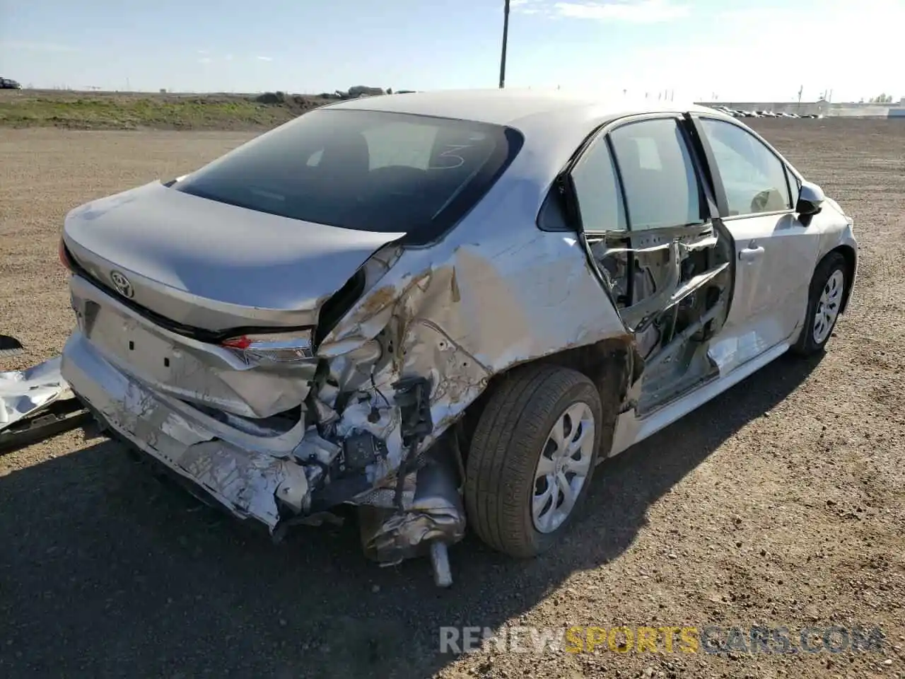 4 Photograph of a damaged car 5YFBPMBE9NP271964 TOYOTA COROLLA 2022