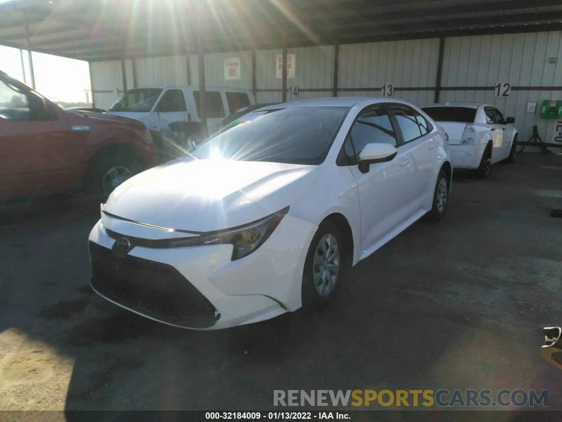 2 Photograph of a damaged car 5YFDPMAE1NP300304 TOYOTA COROLLA 2022