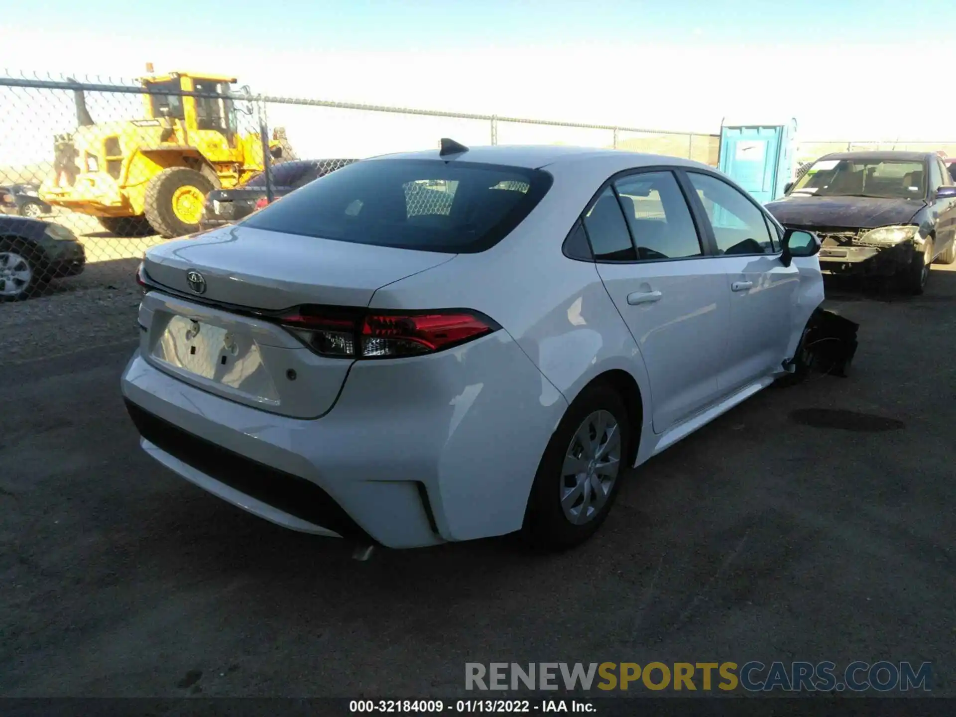 4 Photograph of a damaged car 5YFDPMAE1NP300304 TOYOTA COROLLA 2022