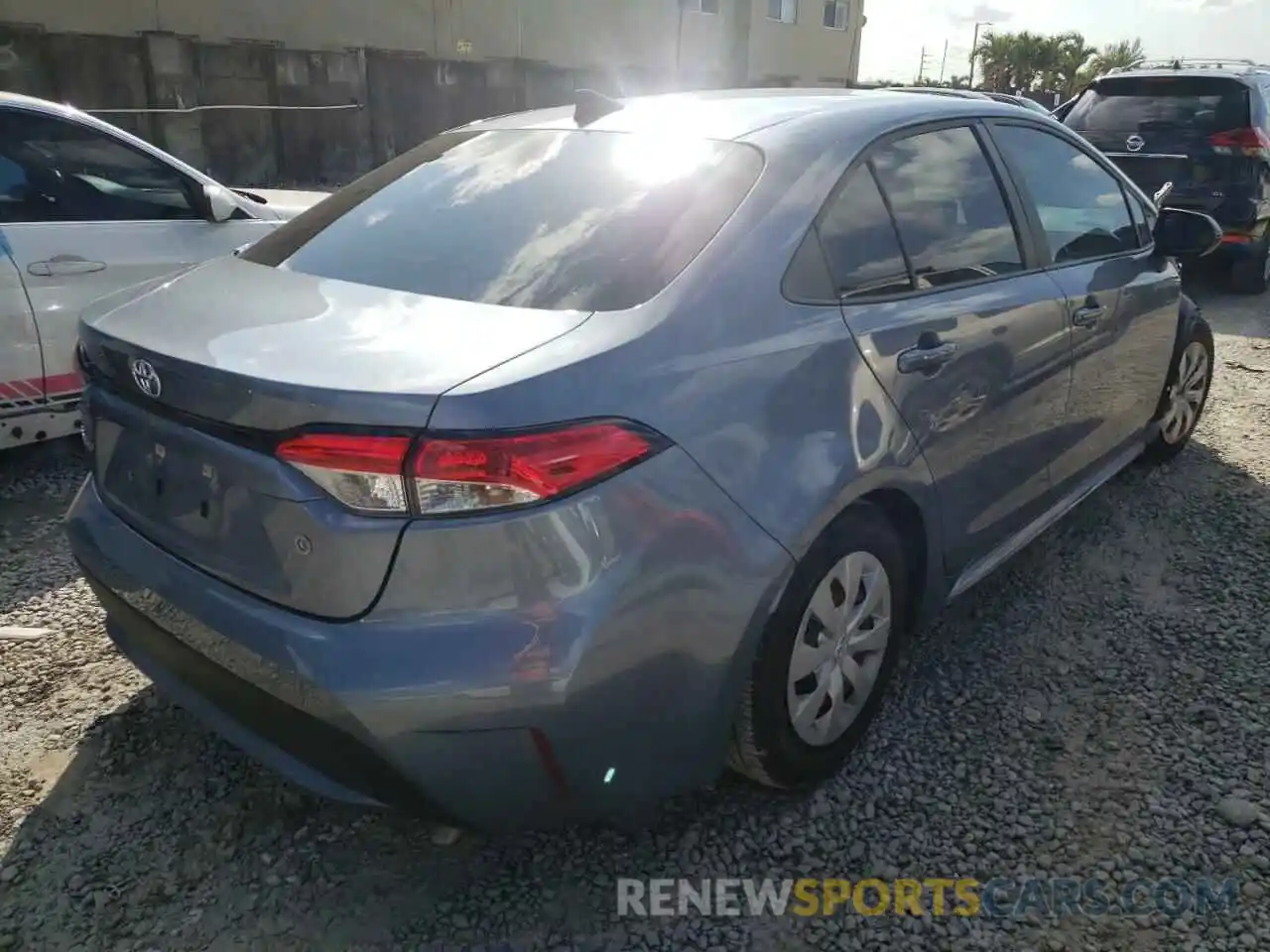 4 Photograph of a damaged car 5YFDPMAE5NP284799 TOYOTA COROLLA 2022